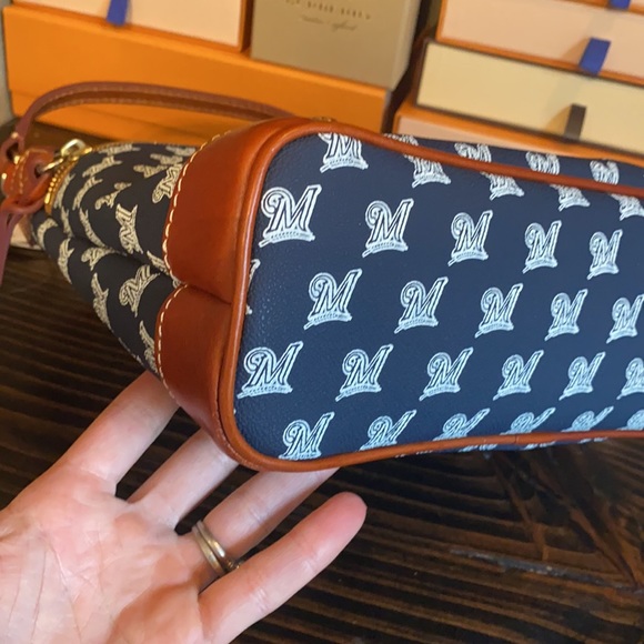 NWT Dooney & Bourke Milwaukee Brewers Crossbody - Picture 10 of 17